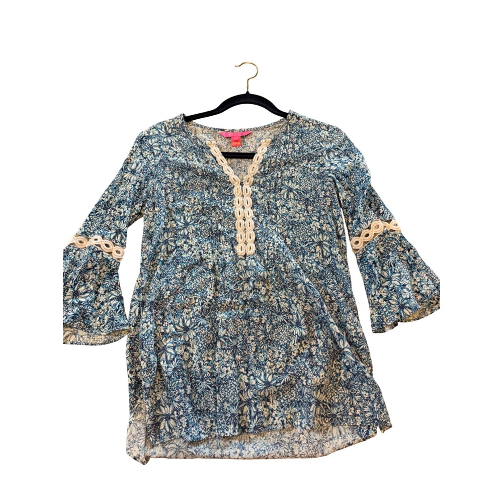 Lilly Pulitzer Blue Floral Tunic Top XS Bell Sleeve Crochet Lace Trim Preppy